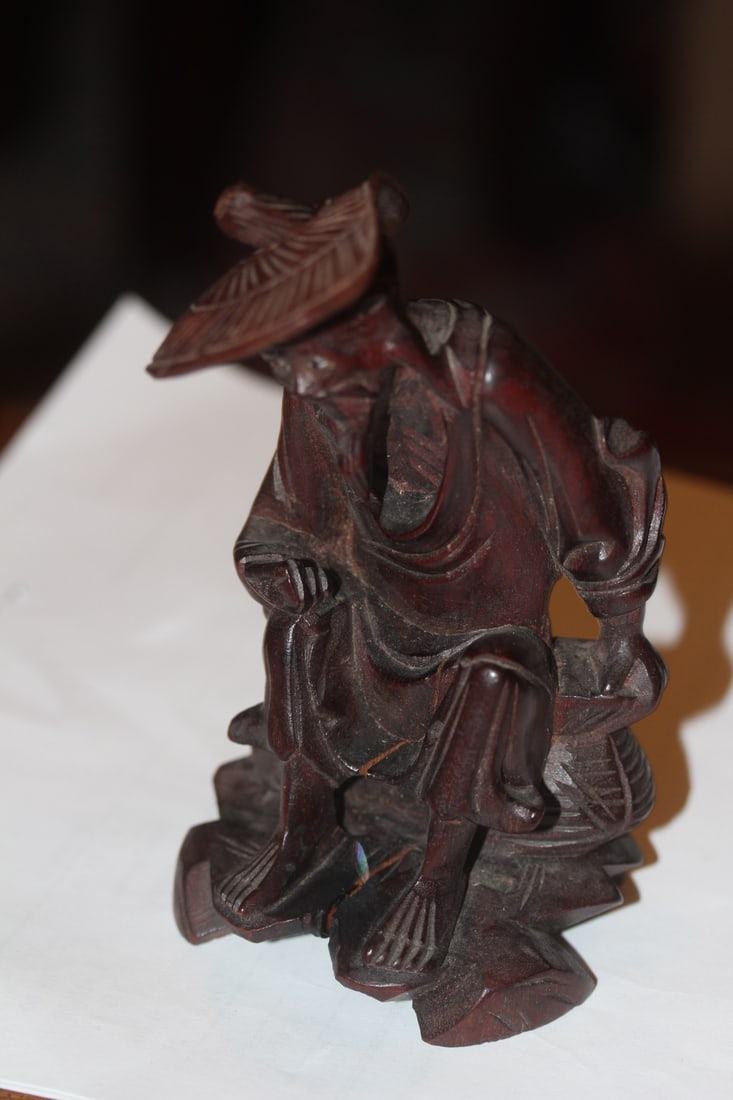 Vintage Chinese Wooden Sage: with detached hat - 6" tall