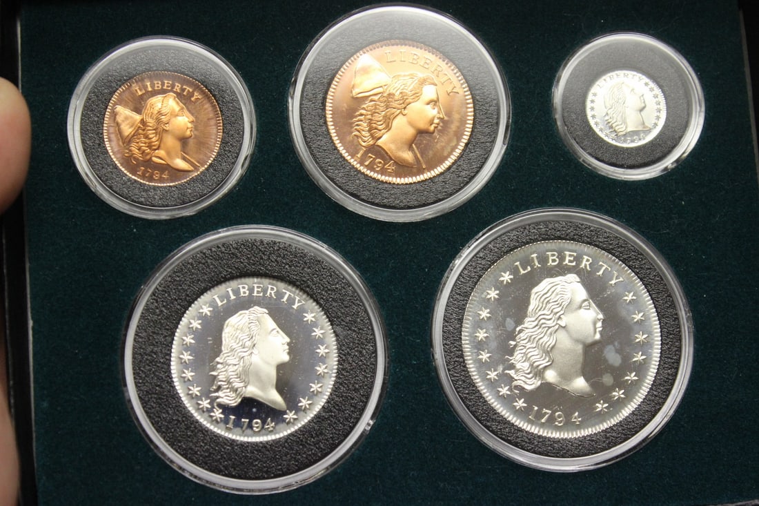 A Gallery Mint 1794 Museum Replicas Proof Set: some silver