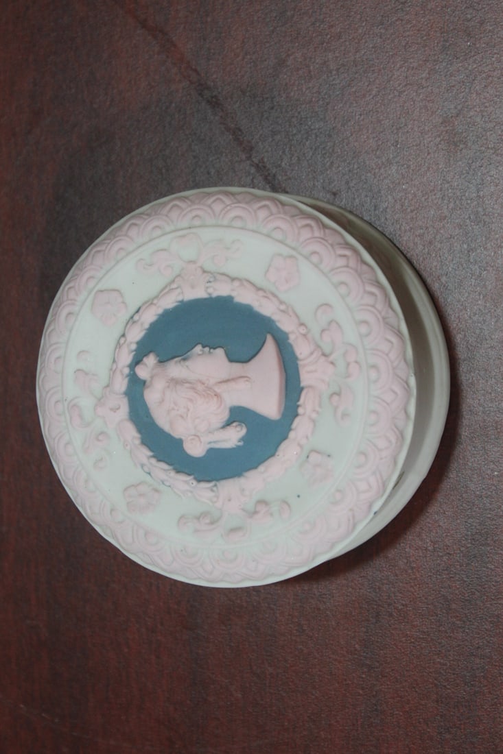 An Antique Jasperware Box: unsigned, but the work is beautiful - 3 5/8" in diameter