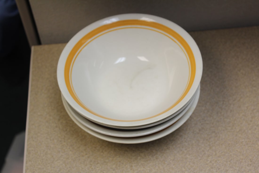 Set of 4 Chinese Bowls: 7 1/8" in diameter