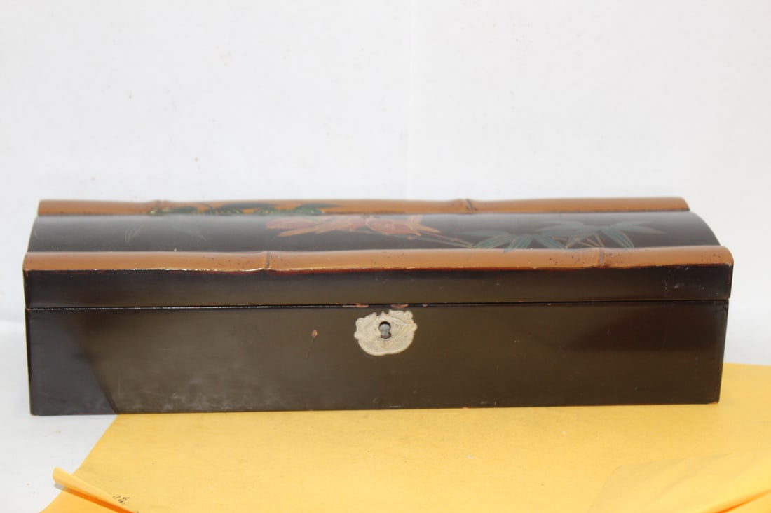 A Japanese Shizuoka Lacquer Box: Vintage - please note: no key - 11 1/4" across