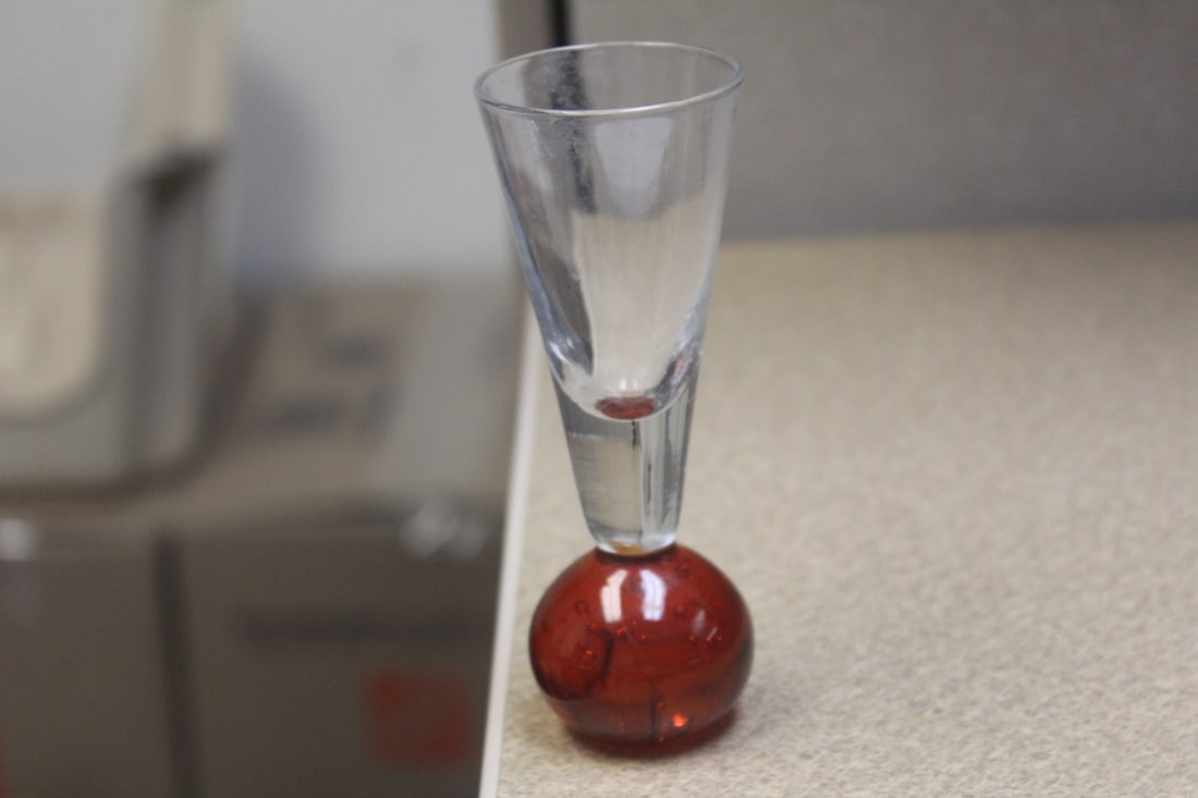 Art Glass Cup: 4 1/2" tall