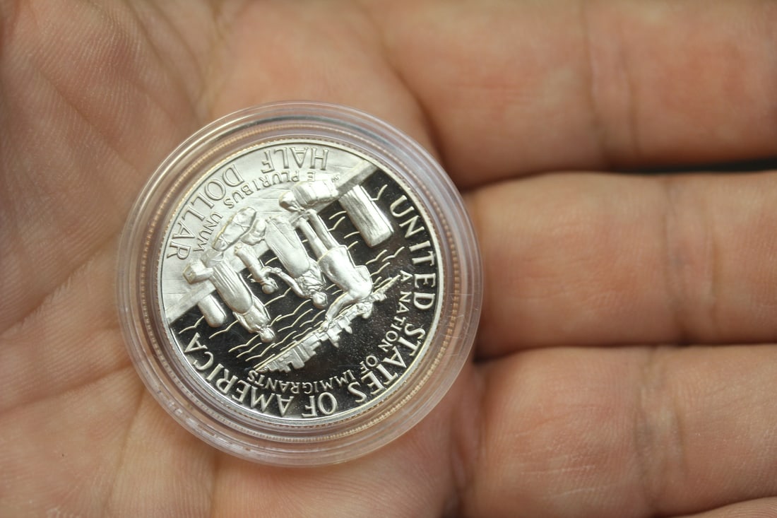 1986 Liberty Half Dollar (1 of 2)