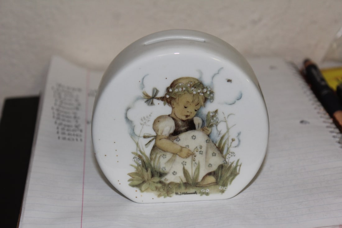 Hummel Ceramic Bank: 4" in diameter