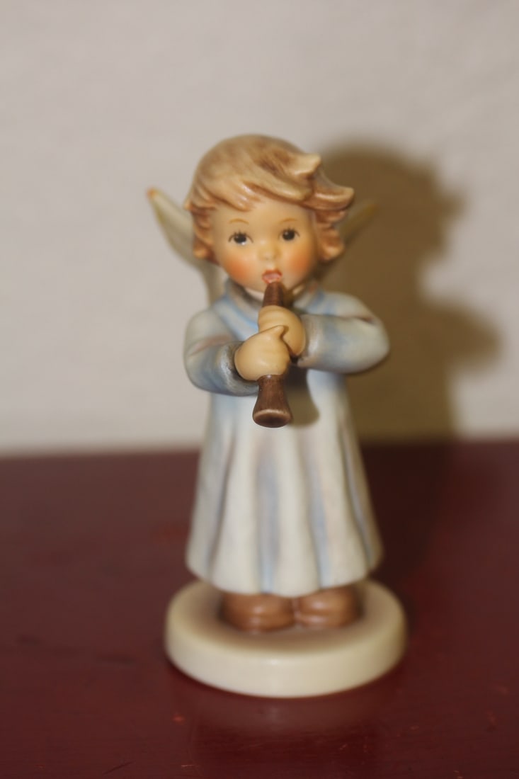 Hummel Figurine (1 of 7)