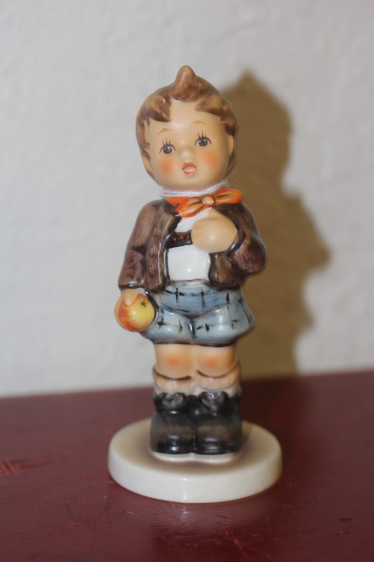 Hummel Figurine (1 of 8)