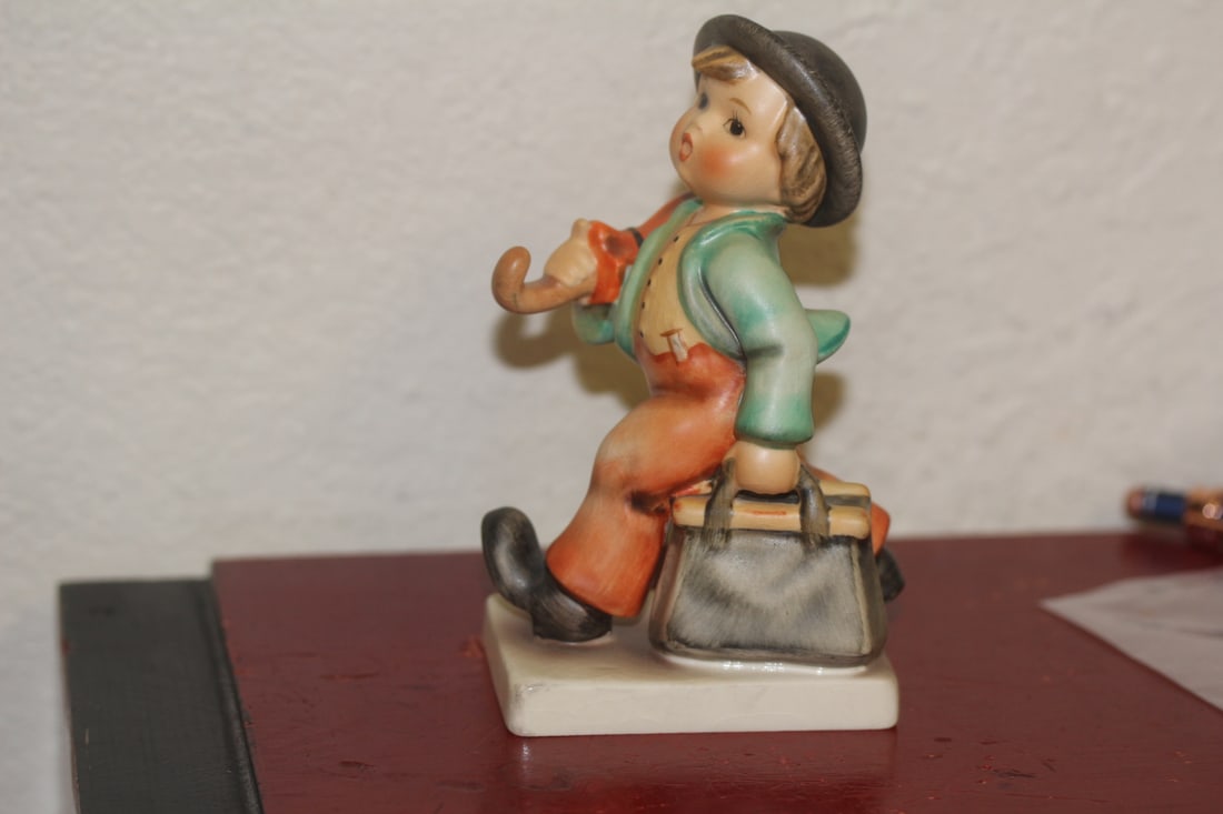 Hummel Figurine (1 of 7)