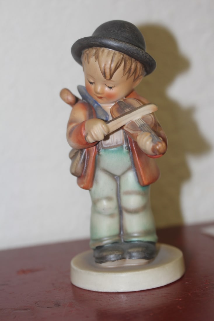 Hummel Figurine (1 of 8)