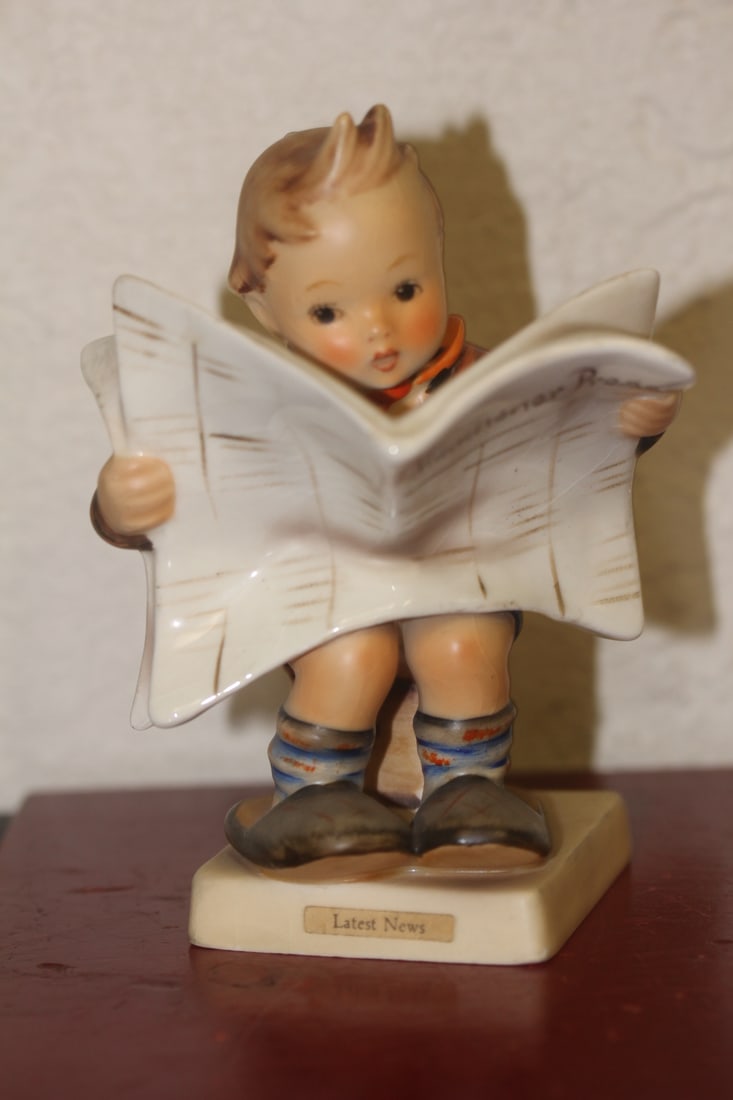 Hummel Figurine (1 of 7)