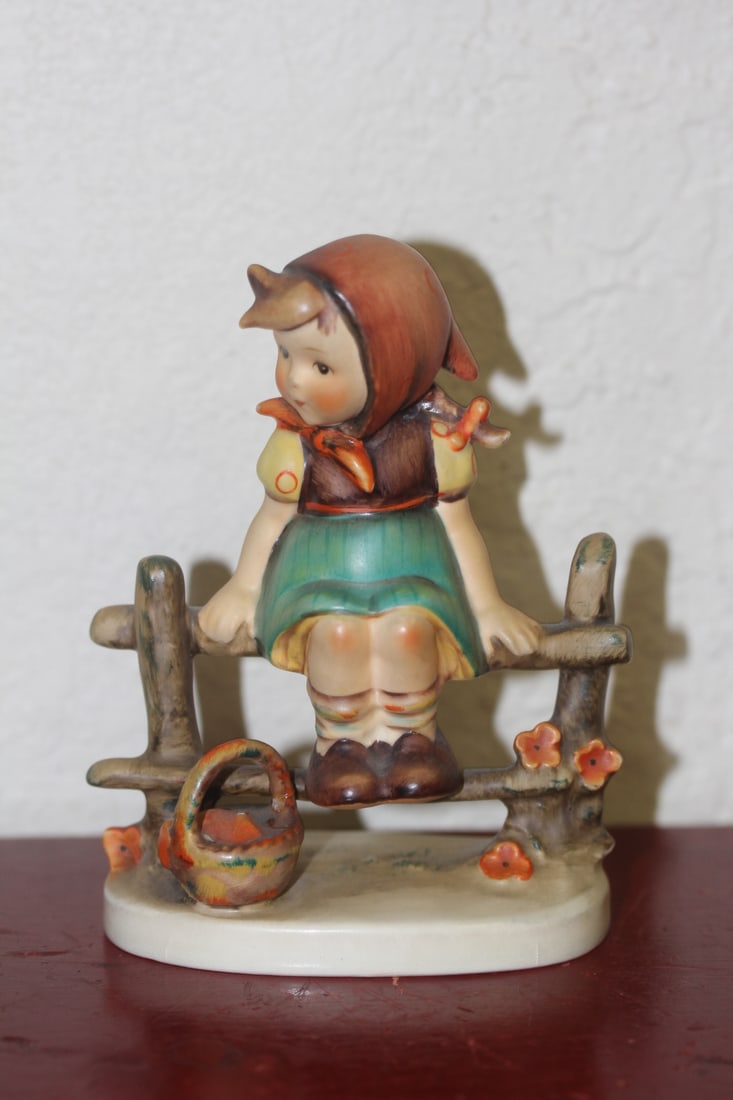 Hummel Figurine (1 of 6)