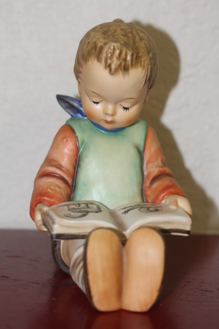 Hummel Figurine (1 of 7)