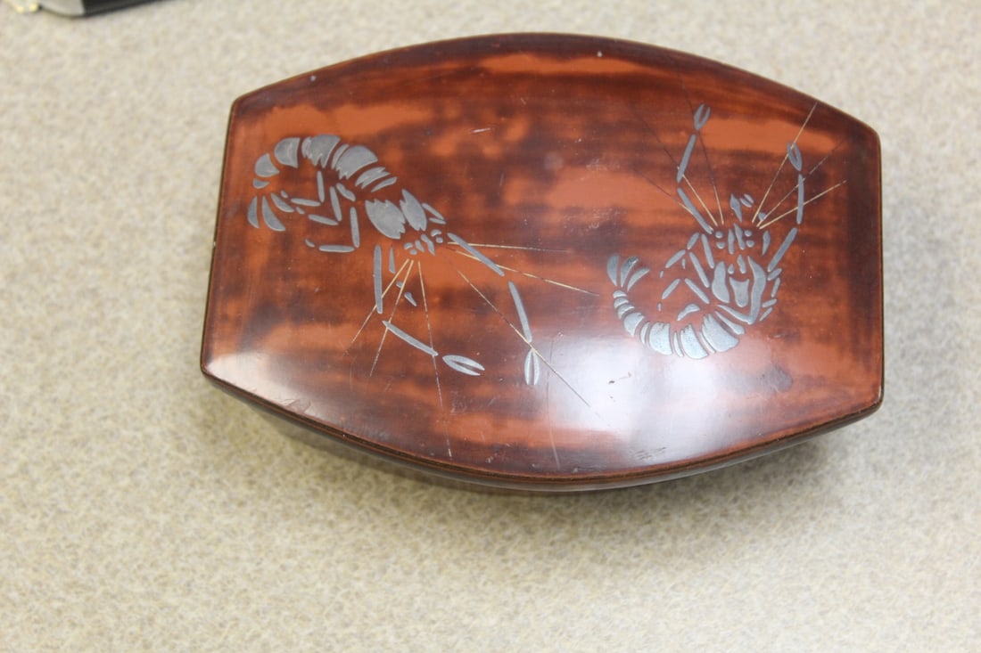 Shrimp Motief Lacquer Box: 5 5/8" across