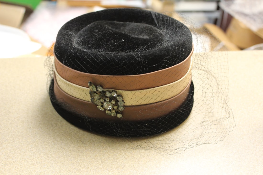 Antique /Vintage Pasadena Hat: size unknown