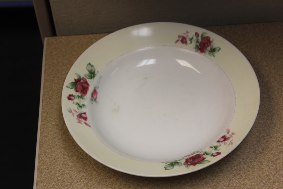 Signed Vintage Chinese Soup Bowl: 8" in diameter