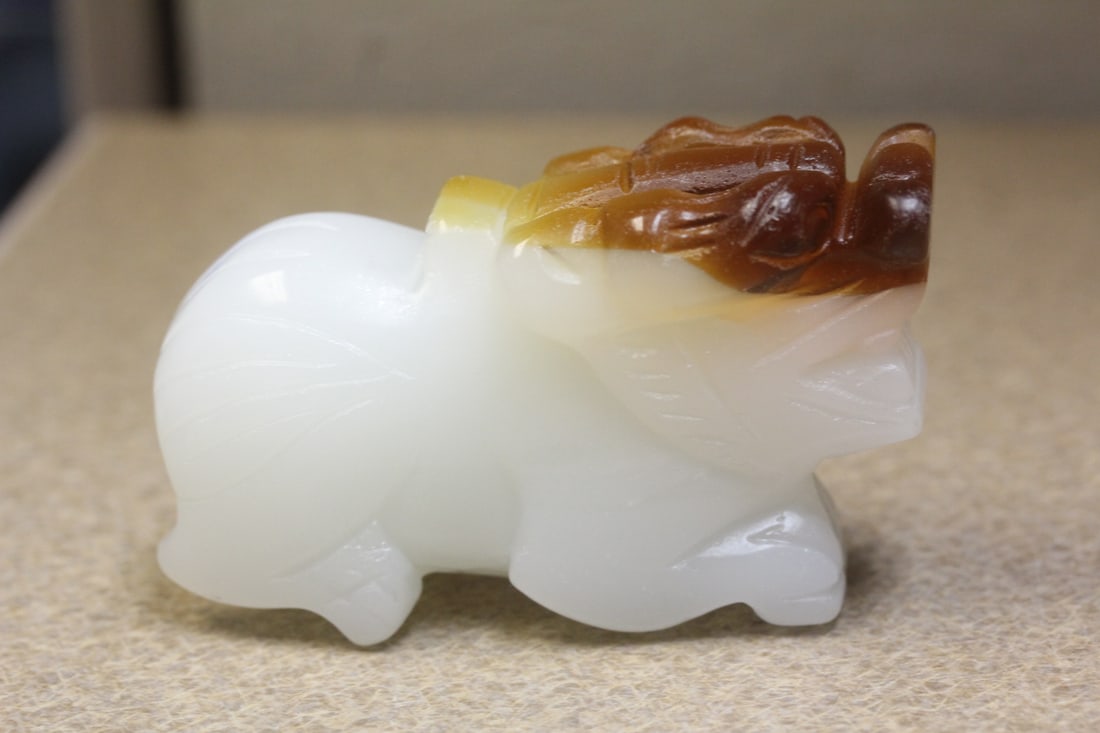 Possible Jade Foo Dog: possible jade or sminilar white stone - 3 1/4" long