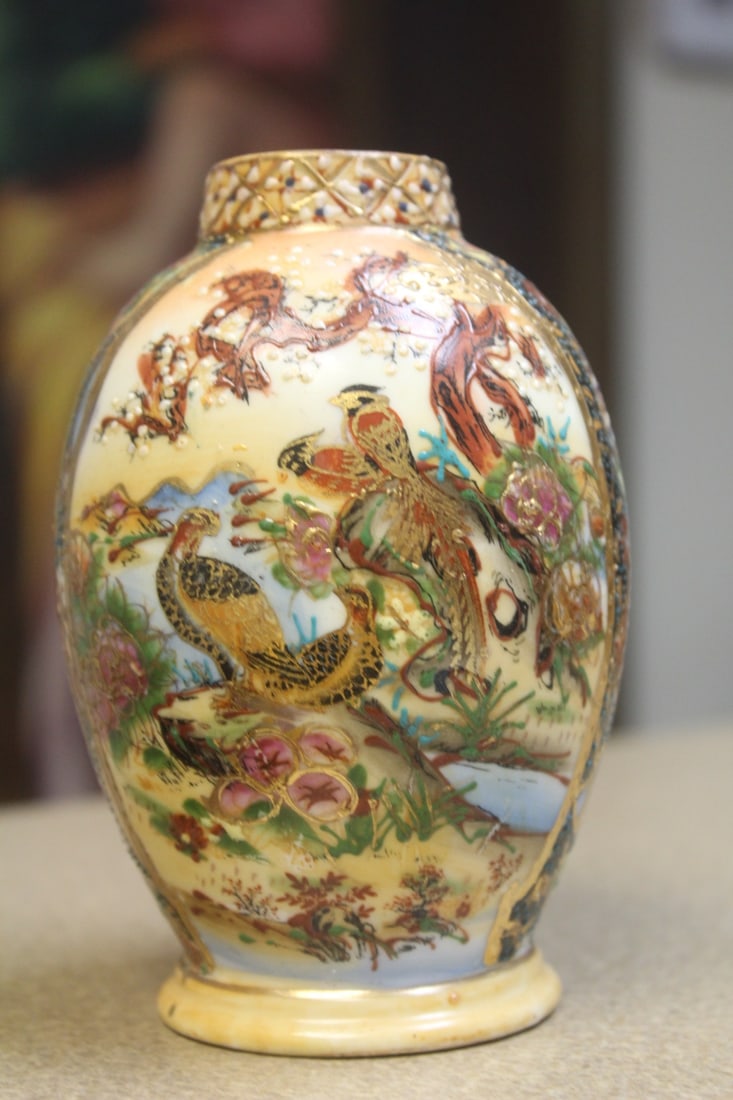 Satsuma Style Vase (1 of 7)