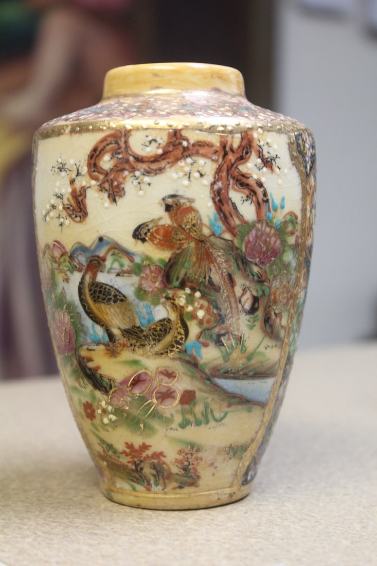 Satsuma Style Vase (1 of 6)