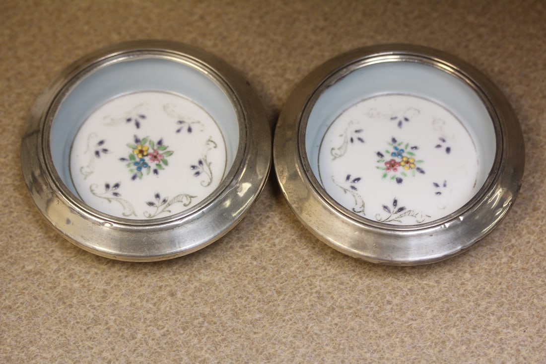 hunt sterling rim fine China coasters: set of 2, diameter 3 3/4"