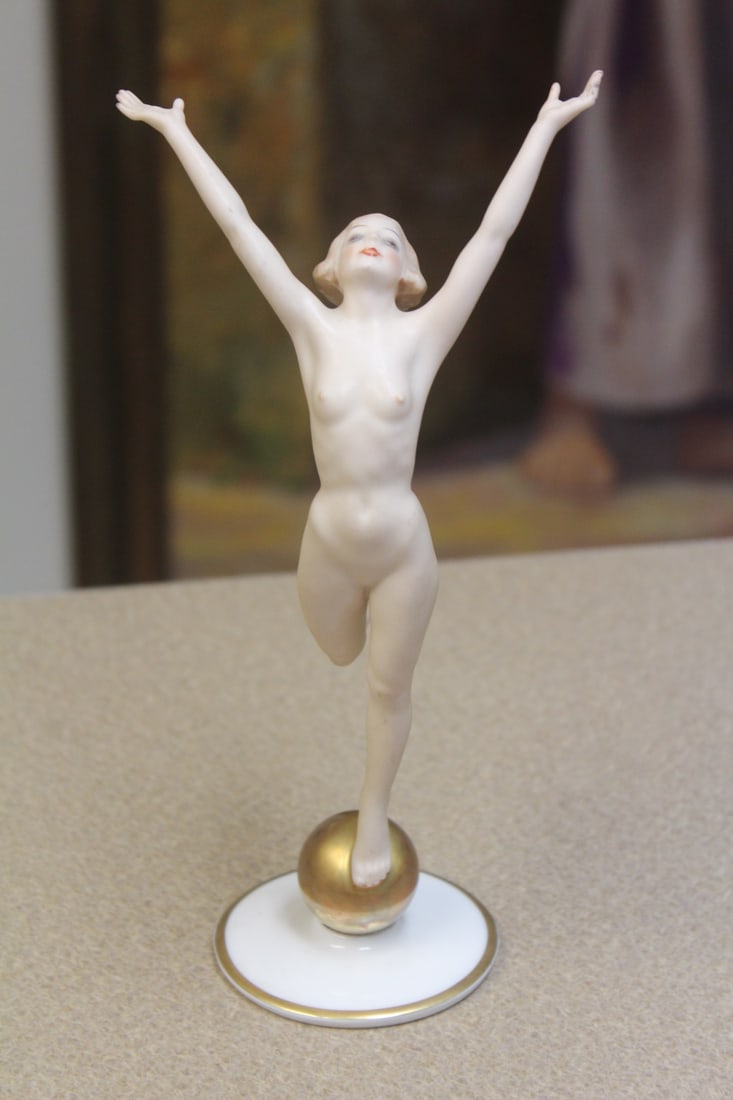 Art Deco Porcelain Figurine: nude dancer - Hutschenreuther Selb - 8 1/2" tall