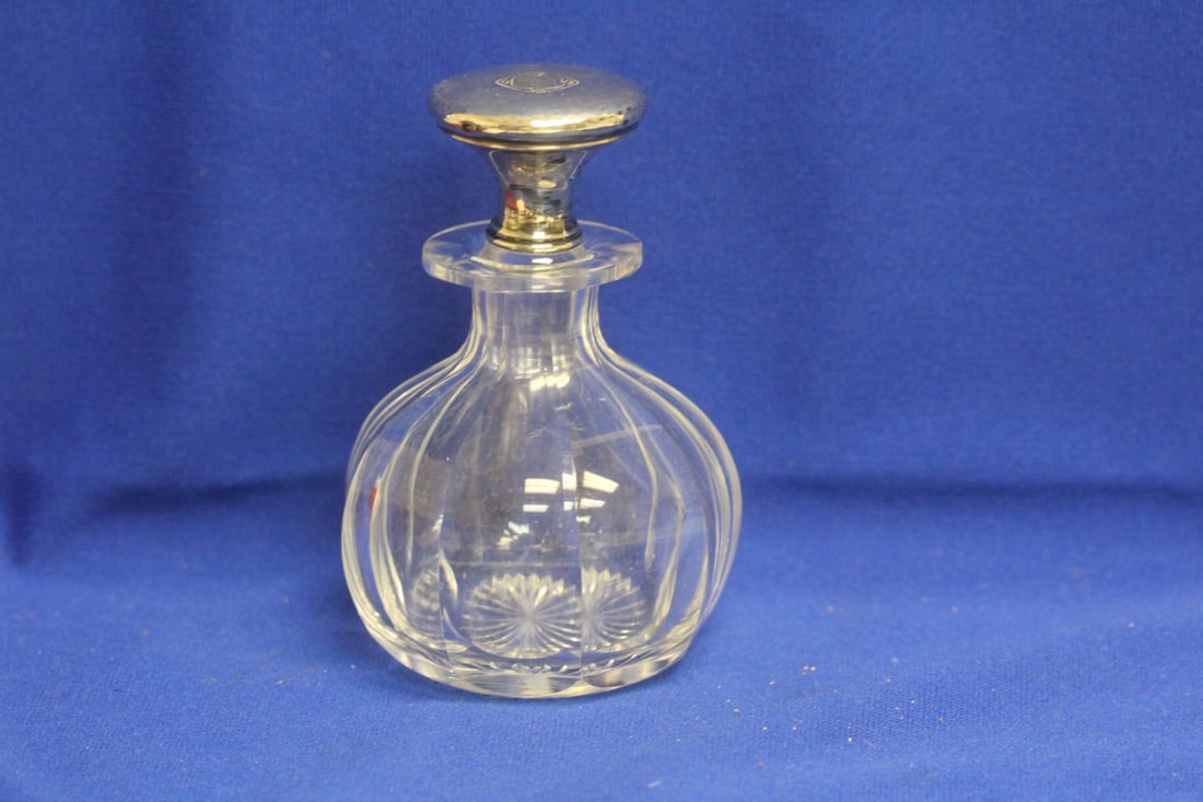 Sterling Top Perfume Bottle (1 of 9)