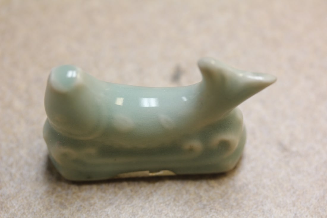 Japanese Porcelain Chop Stick Rest: as shown