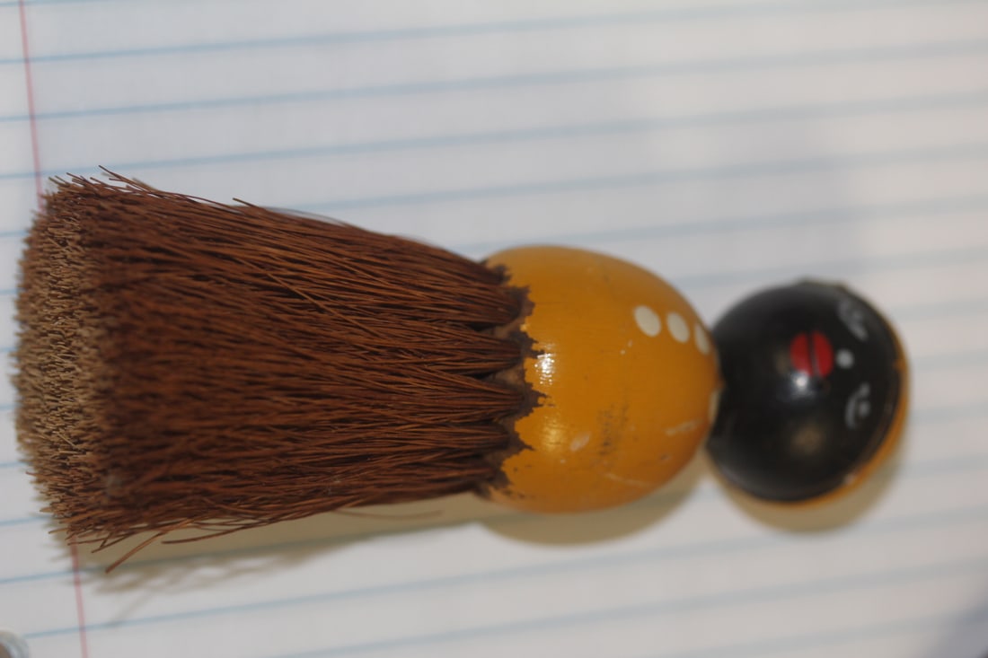 Vintage Black Americana Wood Brush: 4 1/2" tall