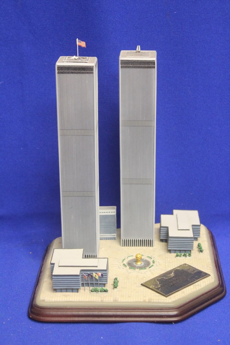 Danbury Mint Twin Tower Commemorative: rare - 9" tall - please note: antenna missing