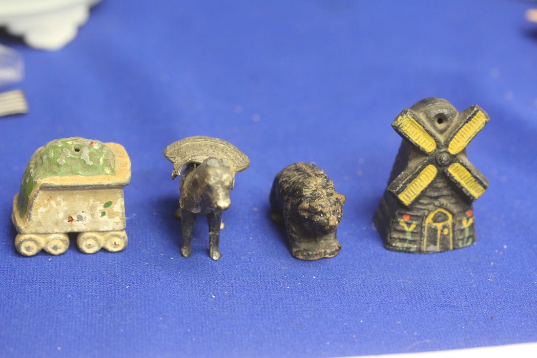 Lot of 3 Cast Iron Articles (1 of 12)