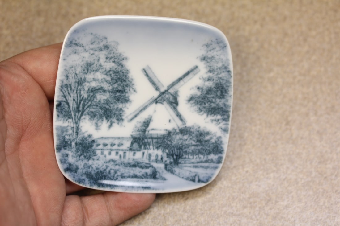 Small B&G Denmark Plate: 3 1/8" square