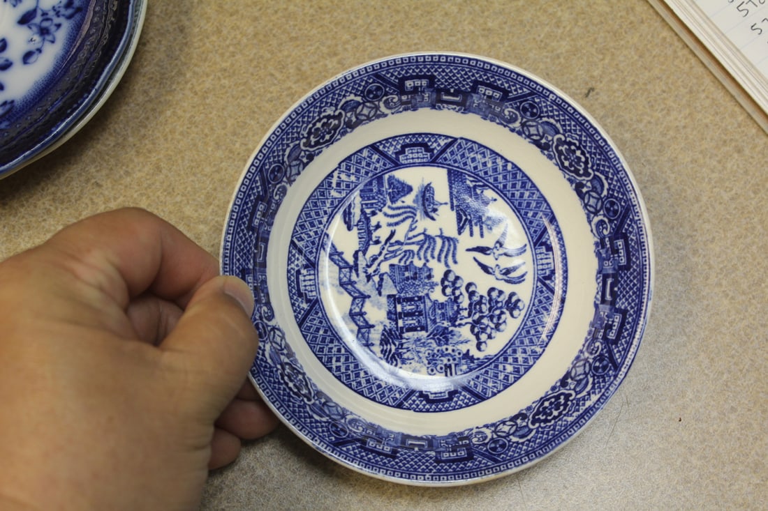 Homer Laughlin Transferware Bowl: oriental style - 5" in diameter