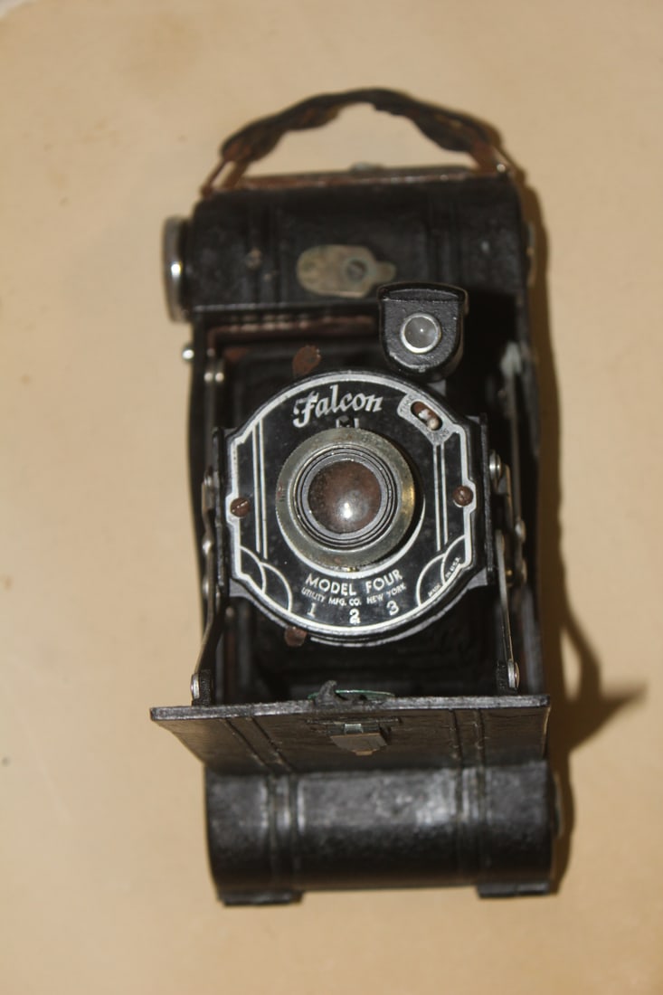 Falcon Model 4 Bellow Camera: not tested to see if works or not