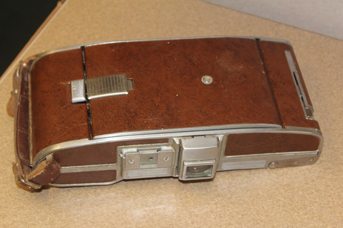 Polaroid Folding Camera - 4