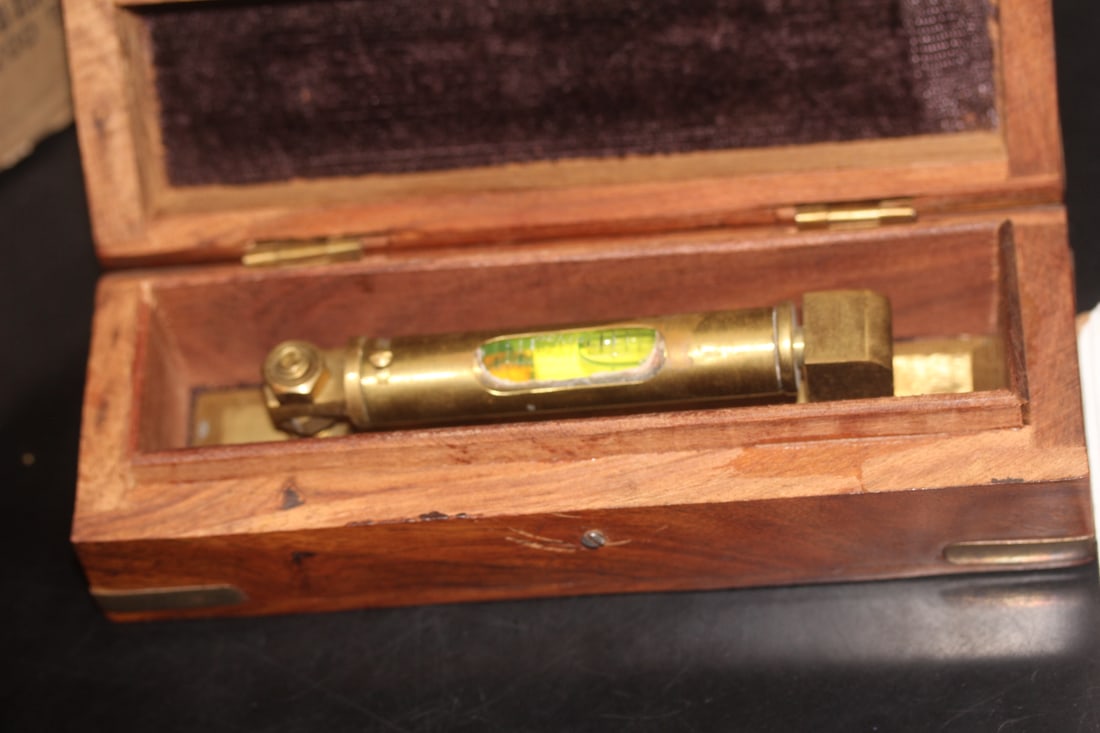Vintage Brass Level - 4