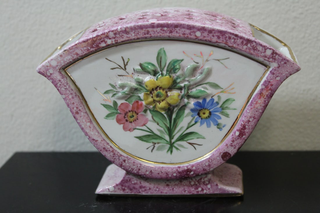 A Ceramic Flower Frog/Vase: 5" tall