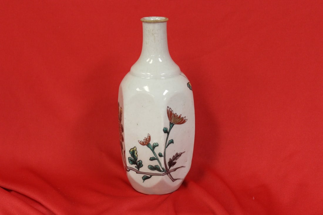 A Japanese Kutani Saki Bottle: Old - signed - 7 3/8" tall