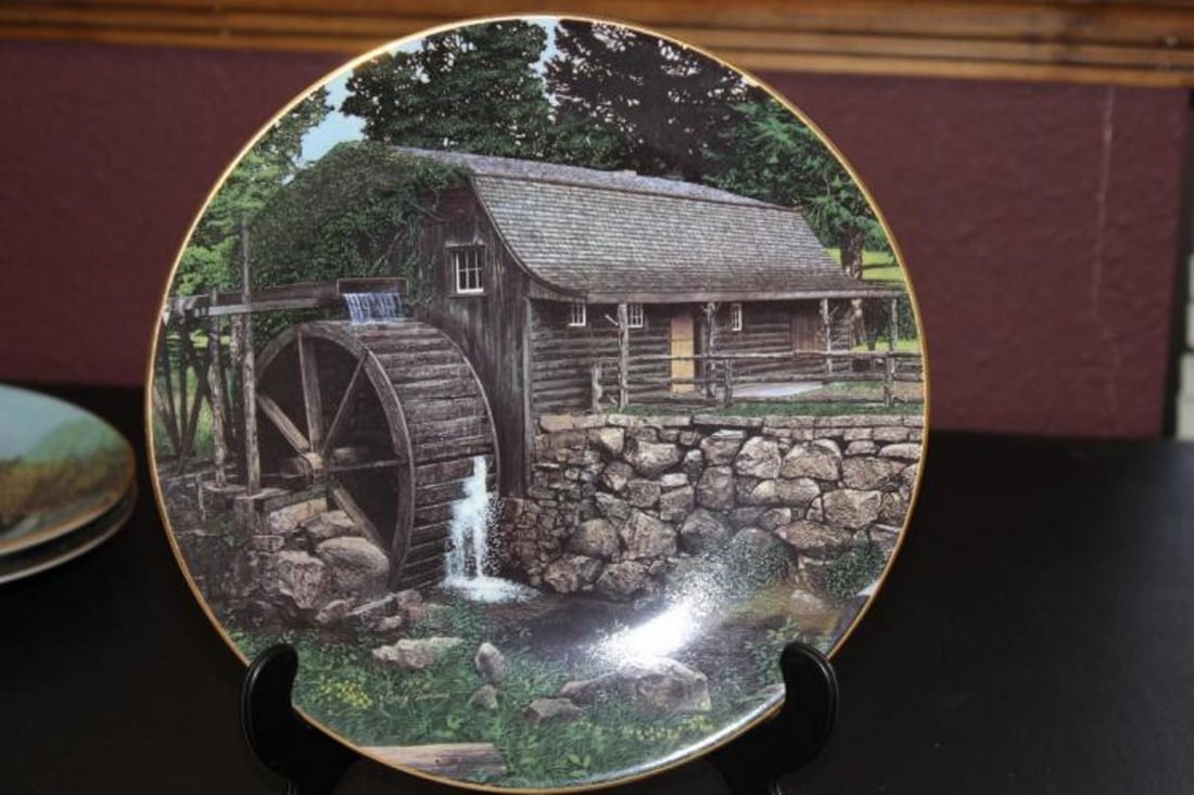 Collector's Plate by Craig Tennant: 8 1/2 inches in diameter -stand is not included