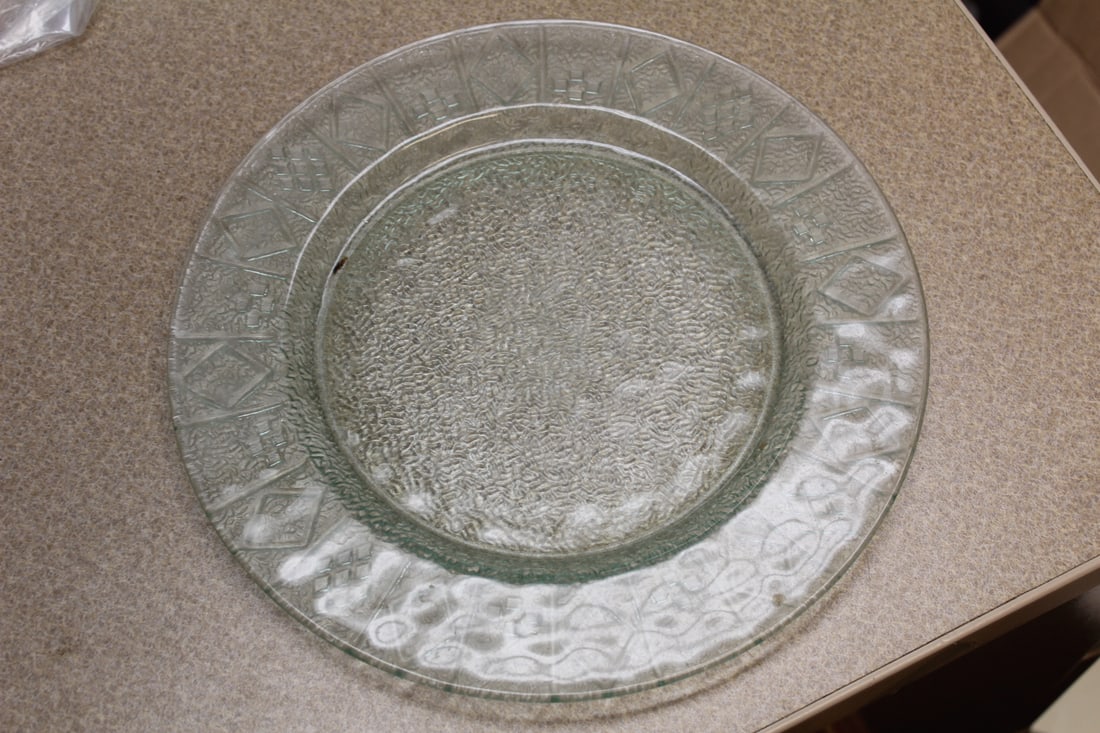 Green Depression Glass Plate: 9 3/4" in diameter