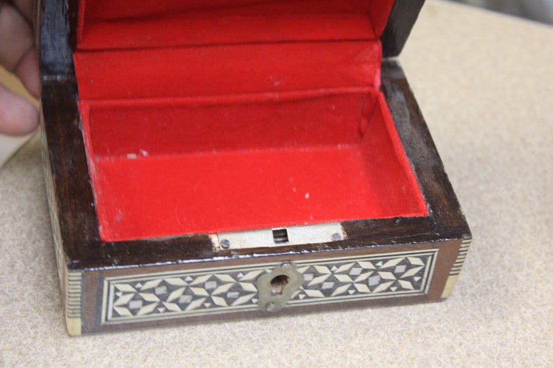 Inlaid Dome Wooden Box - 6