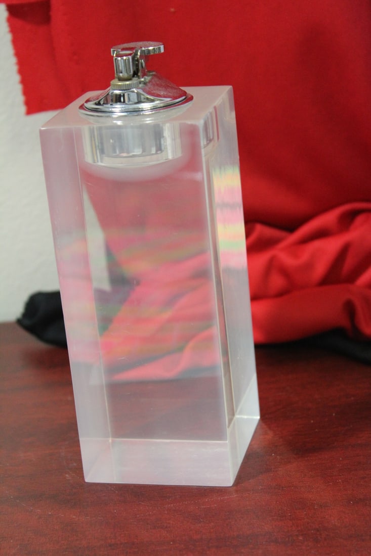 A Lucite Table Lighter - 3