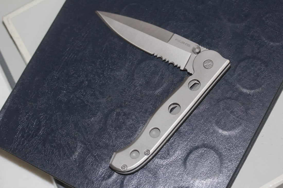 Stainless Steel Pocket Knife: appeared to be never used - 4 1/2" long