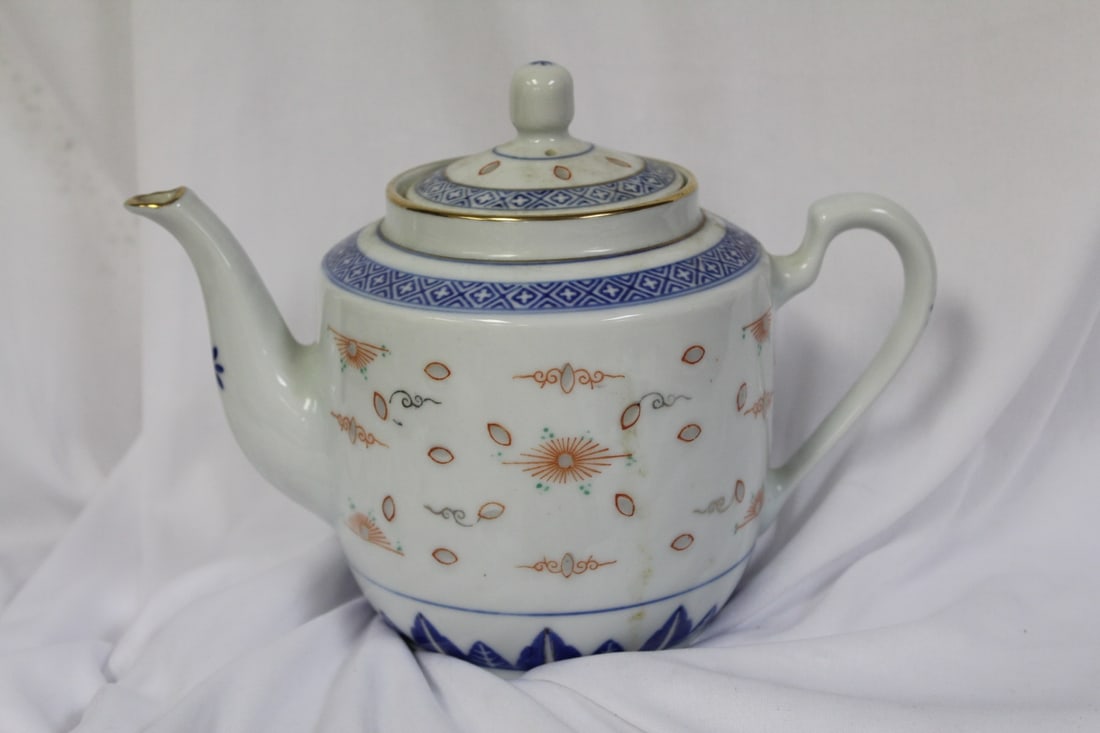 A Rice Pattern Chinese Teapot - 2