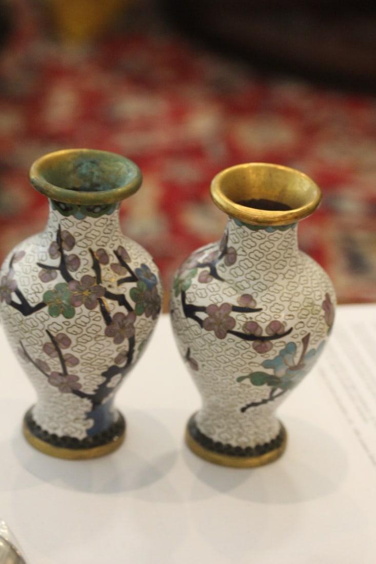 Set of 2 Small Chinese Cloisonne Vase: please note: one has a dent on the lip as shown - 5 inches tall
