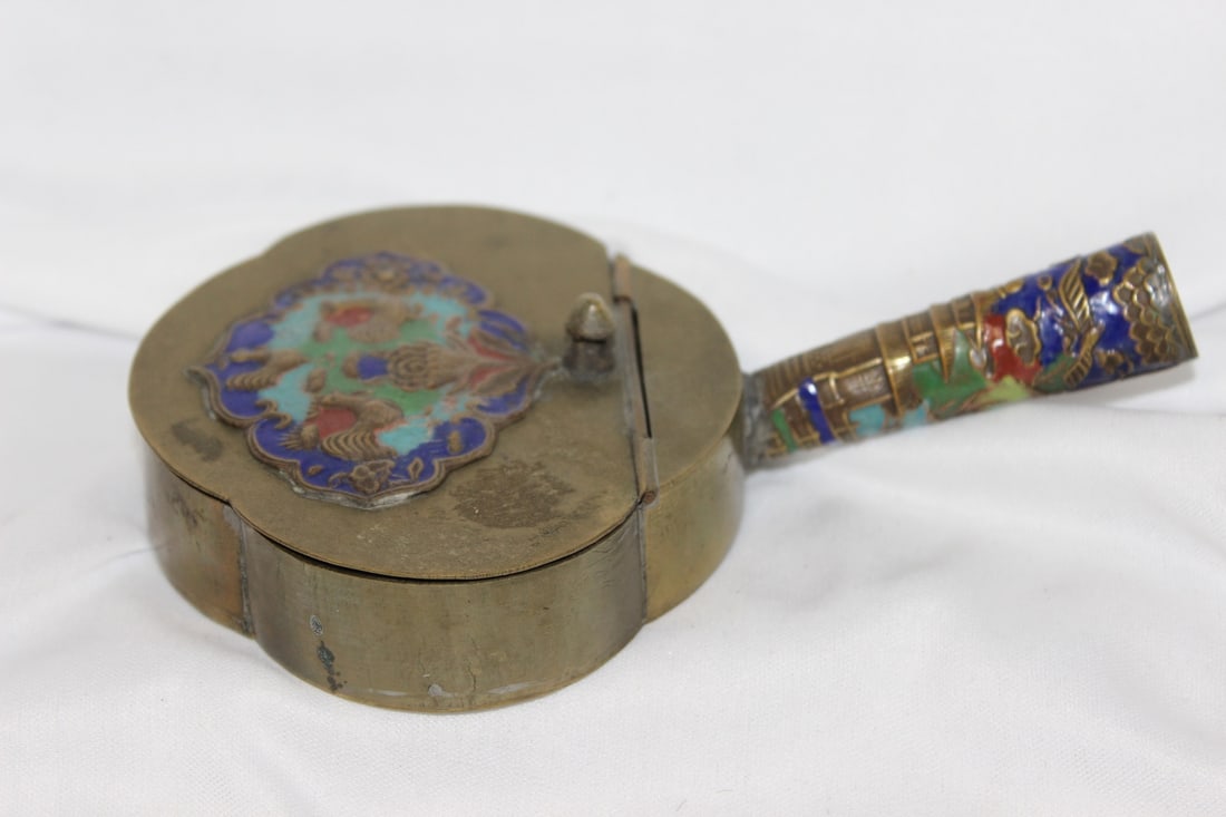 A Chinese Crumb Catcher: 6 3/8" long