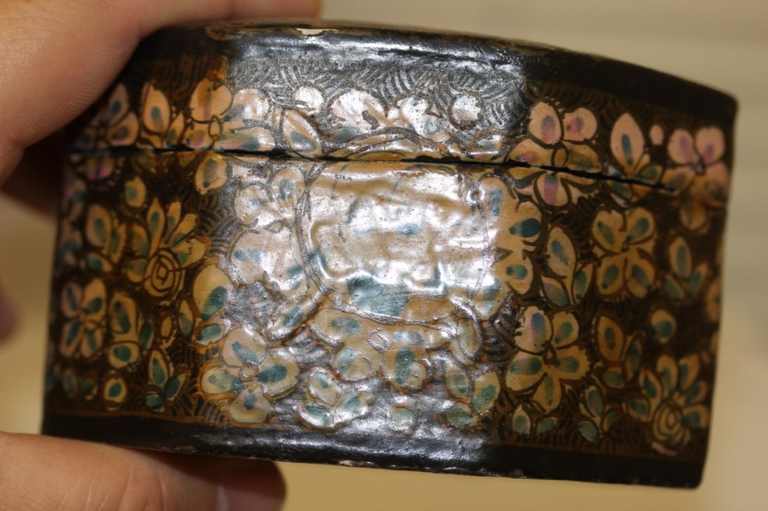 A Vintage Lacquer Box - 4