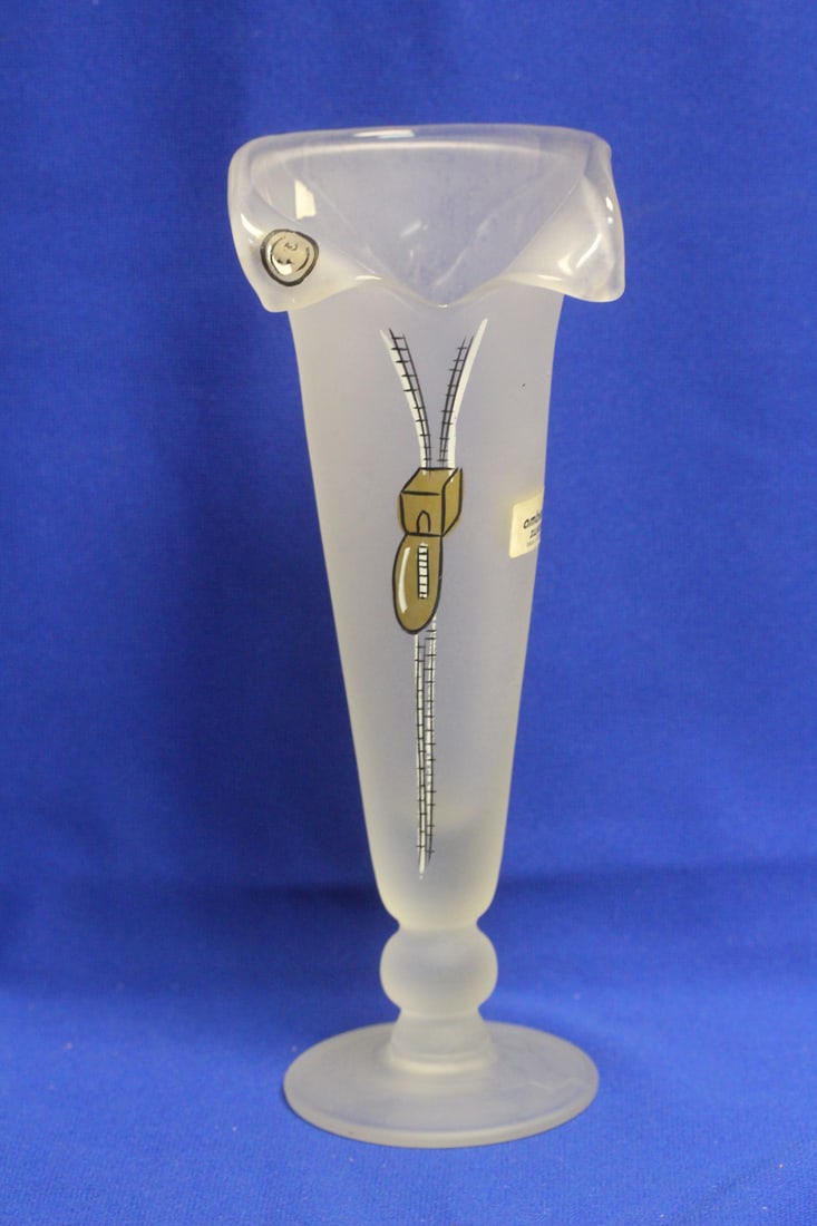 A Zwiesel Frost Glass Beaker Vase: 9 1/4" tall