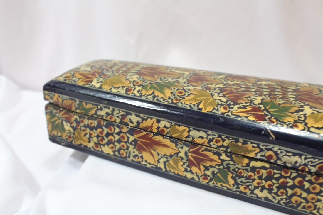 A Vintage Lacquer Box - 2