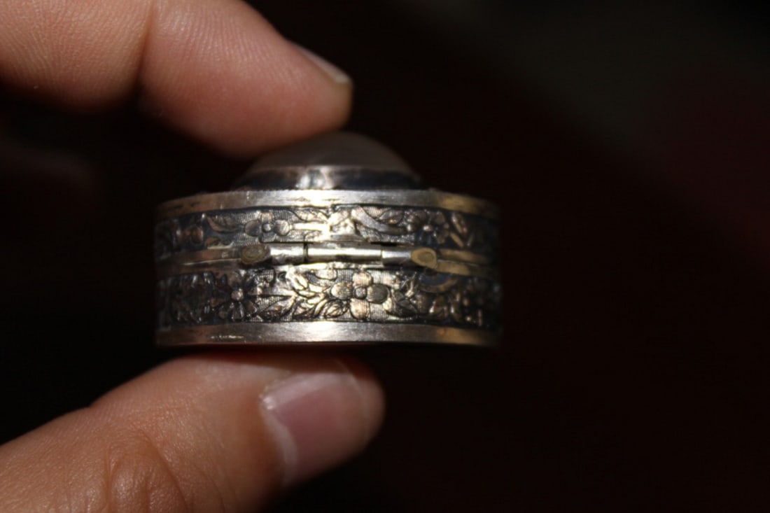 A Small Silver Trinket Box - 3
