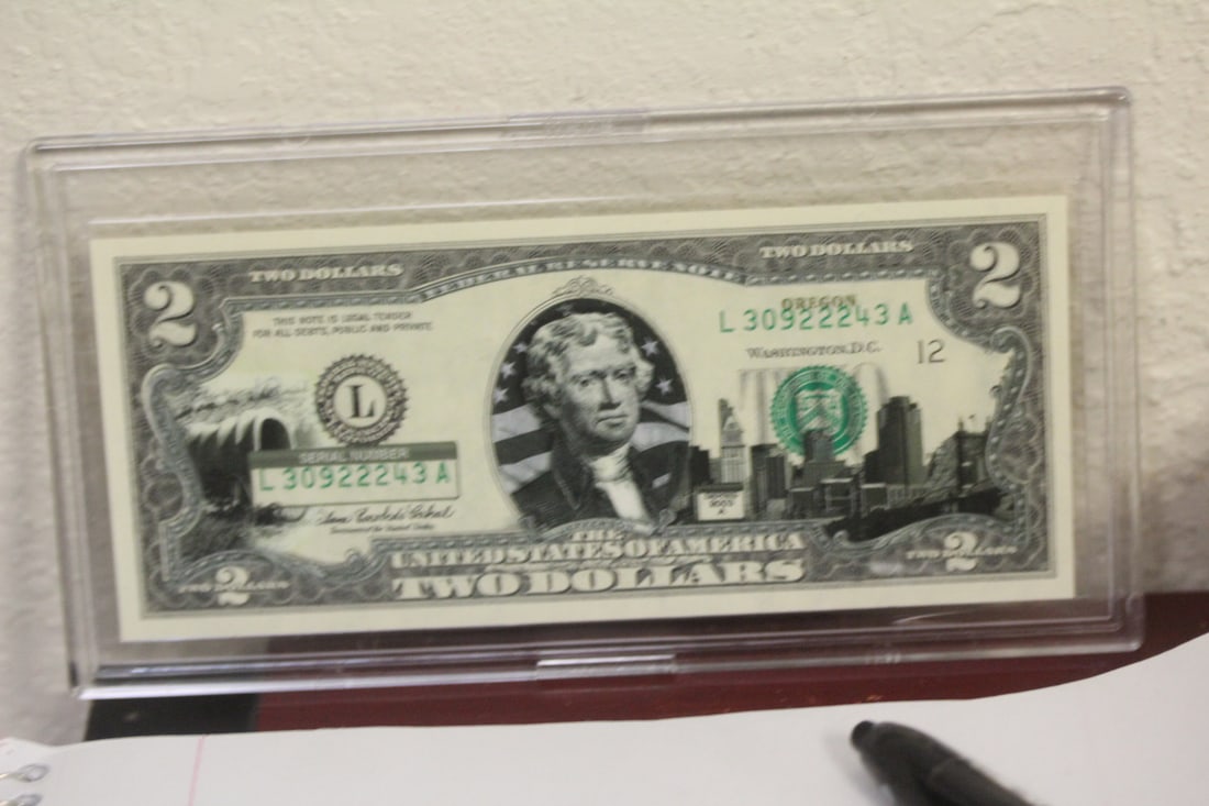 Bicentennial $2.00 Note: inside a lucite case