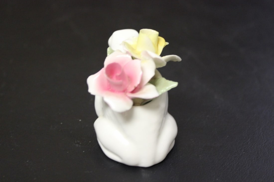 A Radnor Bone China Frog - 4