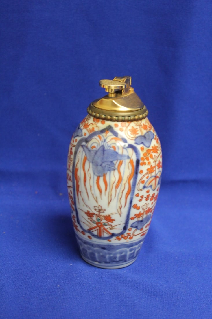 A Japanese Imari Lighter: 19th century - 6 3/8" tall